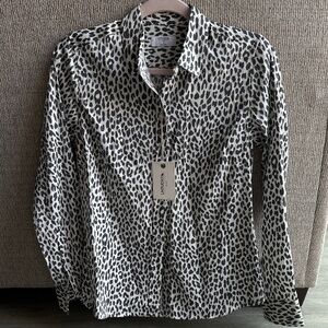 NWT Women’s UNTUCKit Leopard Blouse